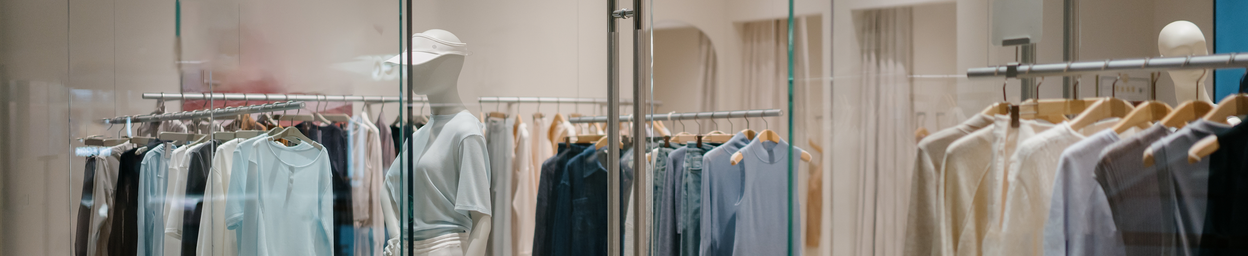Displays for retail environments